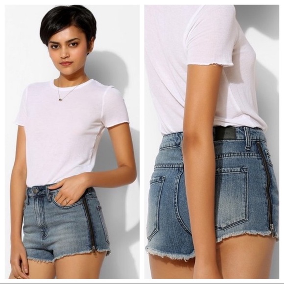 BDG Pants - ⭐️4/$15⭐️BDG Super High Rise Cheeky Zipper Shorts